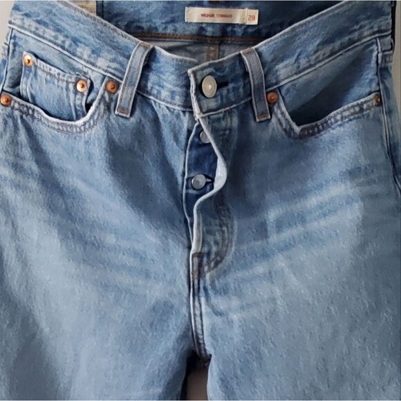 Levi's Wedgie Straight Fit Distressed Fray Hem Ankle Jeans Size 29 - Picture 4 of 7